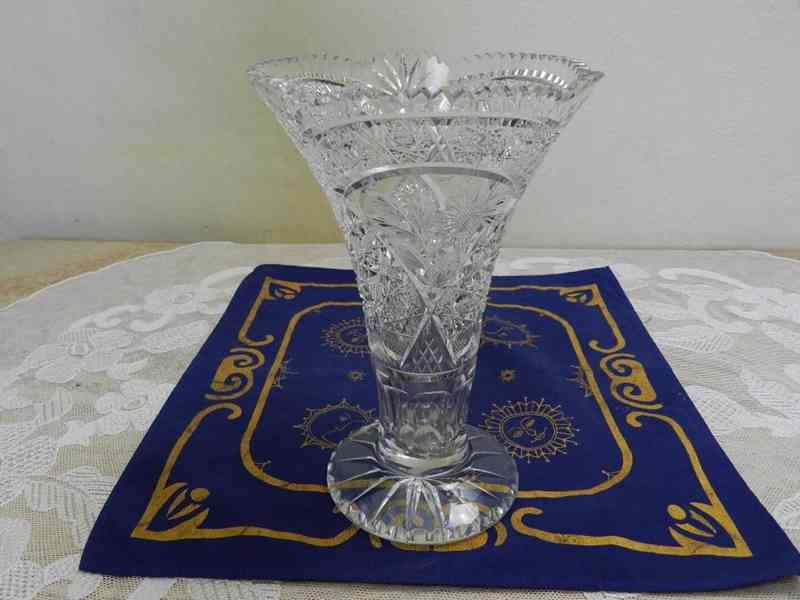 Krásná Art Deco broušená Váza olověné sklo Karlov