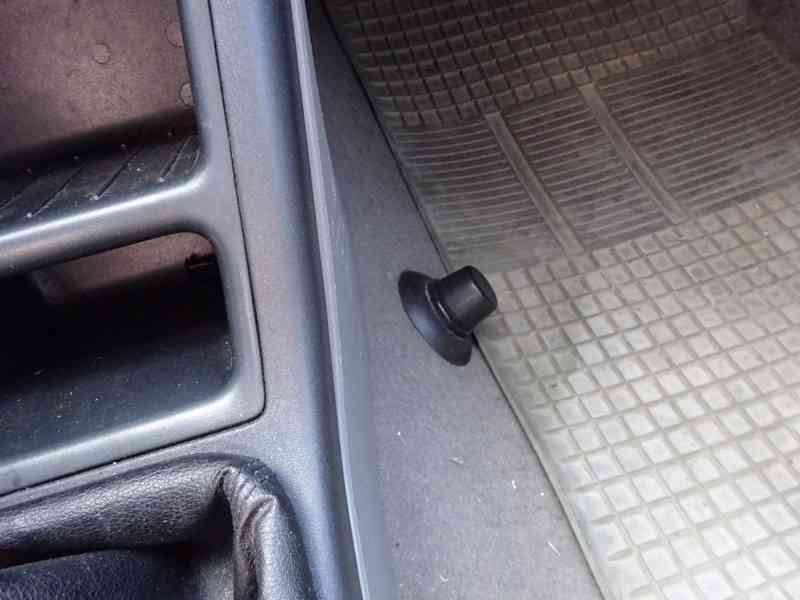 Škoda Felicia 1.6i + LPG r.v.2000 1.Majitel stk:12/2024 - foto 9