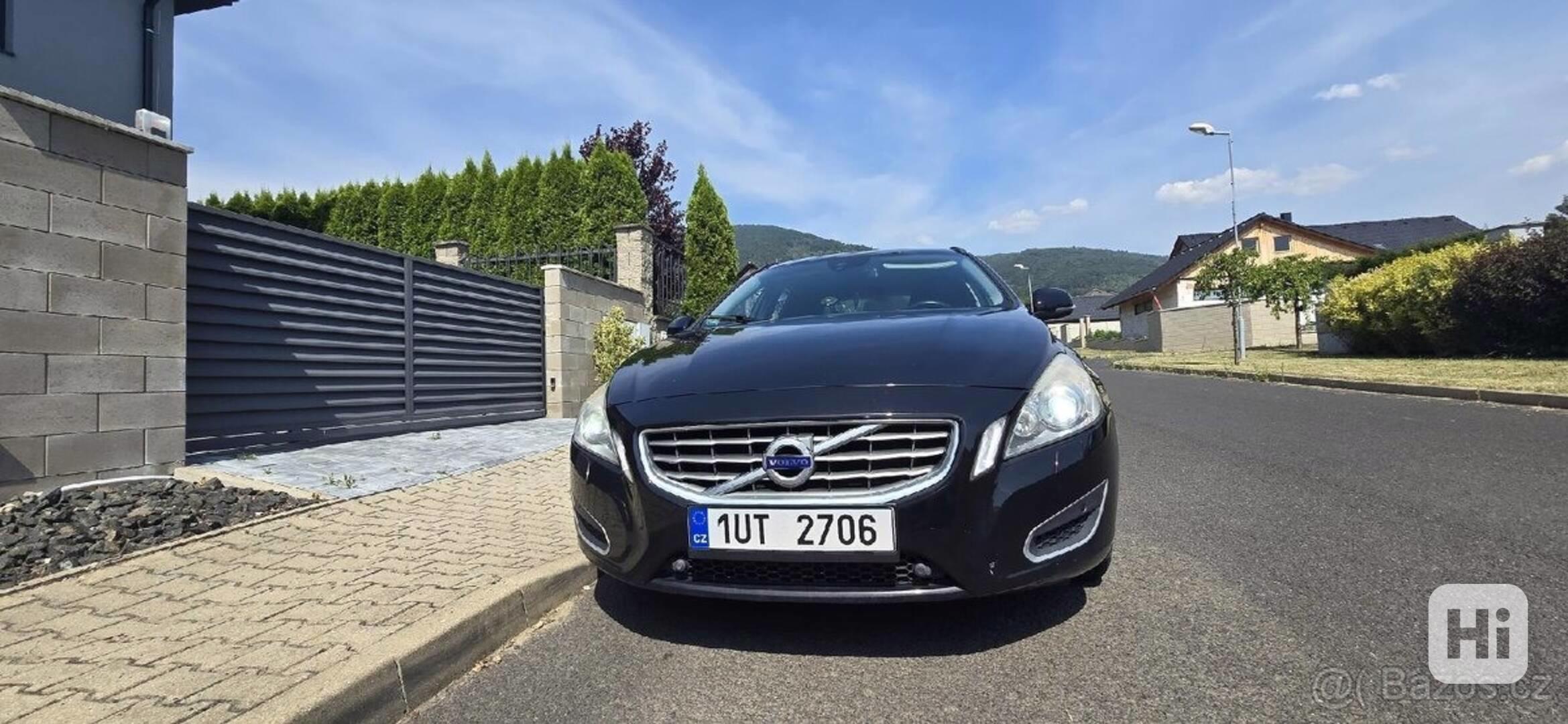 Volvo V60 2,0   100kW rok v.2013 AUTOMAT - foto 1