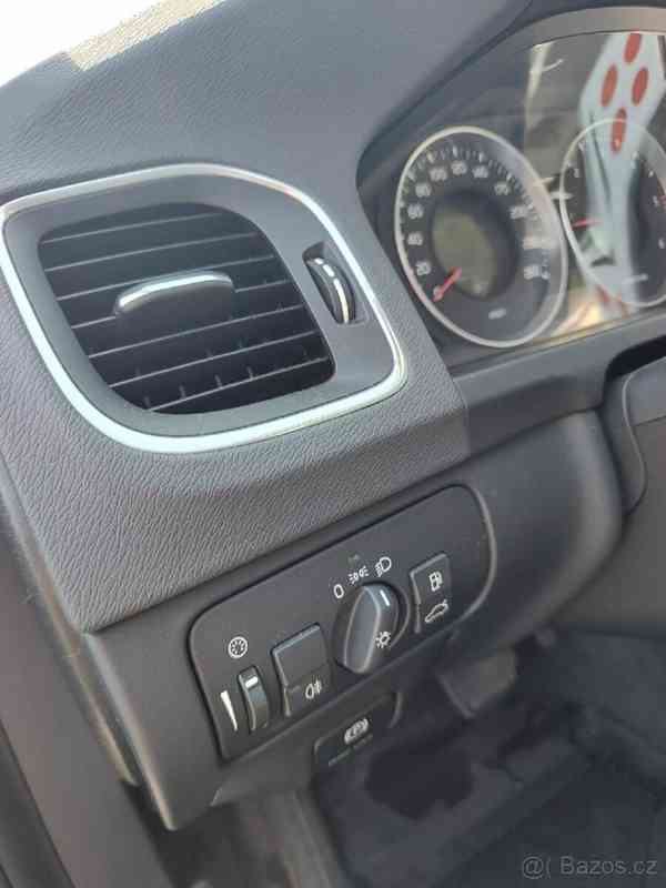 Volvo V60 2,0   100kW rok v.2013 AUTOMAT - foto 16