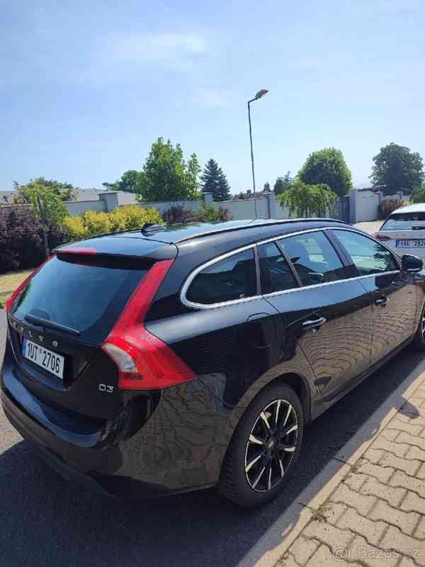 Volvo V60 2,0   100kW rok v.2013 AUTOMAT - foto 7