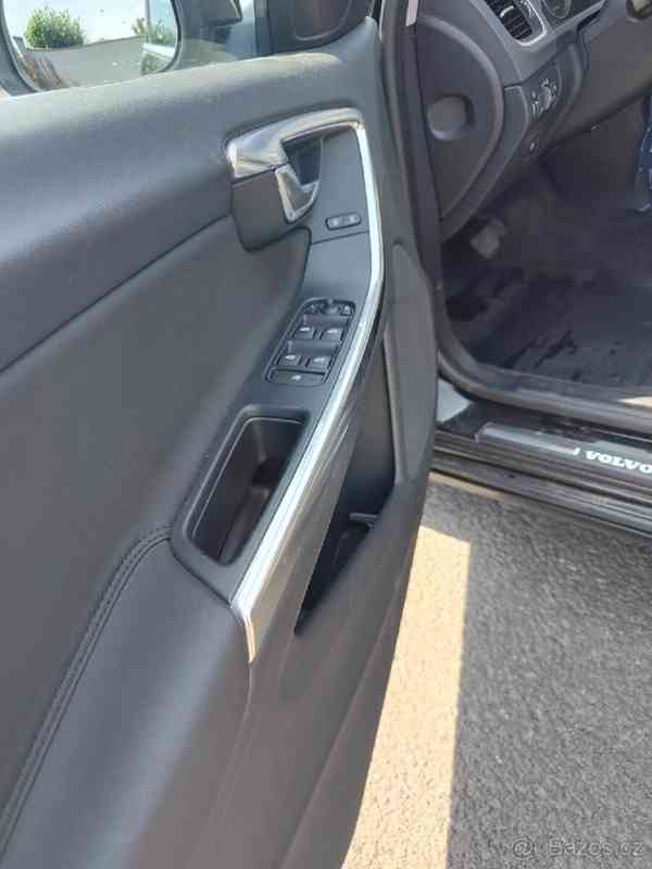 Volvo V60 2,0   100kW rok v.2013 AUTOMAT - foto 14