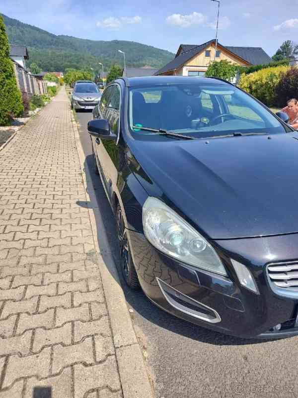 Volvo V60 2,0   100kW rok v.2013 AUTOMAT - foto 9