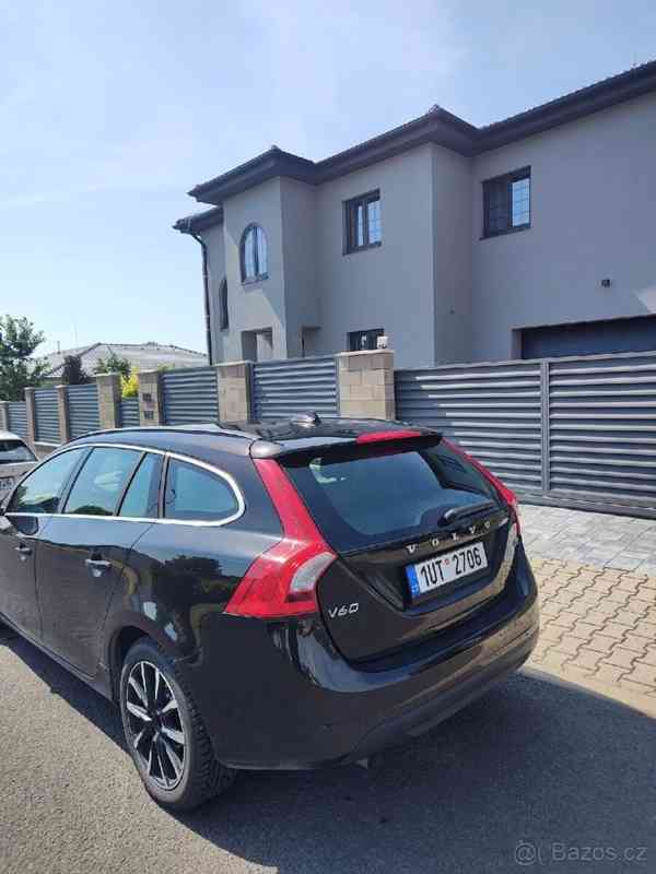 Volvo V60 2,0   100kW rok v.2013 AUTOMAT - foto 5