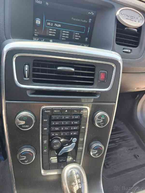 Volvo V60 2,0   100kW rok v.2013 AUTOMAT - foto 17