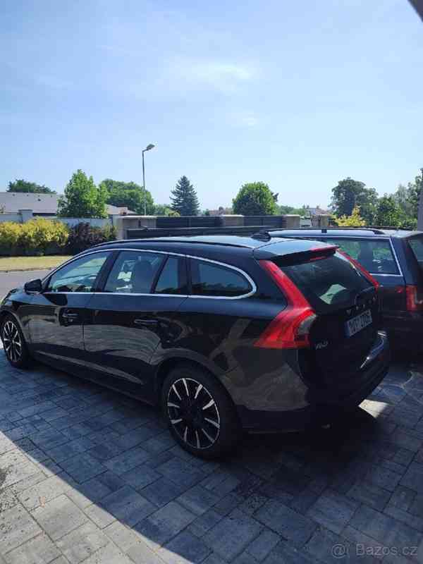 Volvo V60 2,0   100kW rok v.2013 AUTOMAT - foto 3
