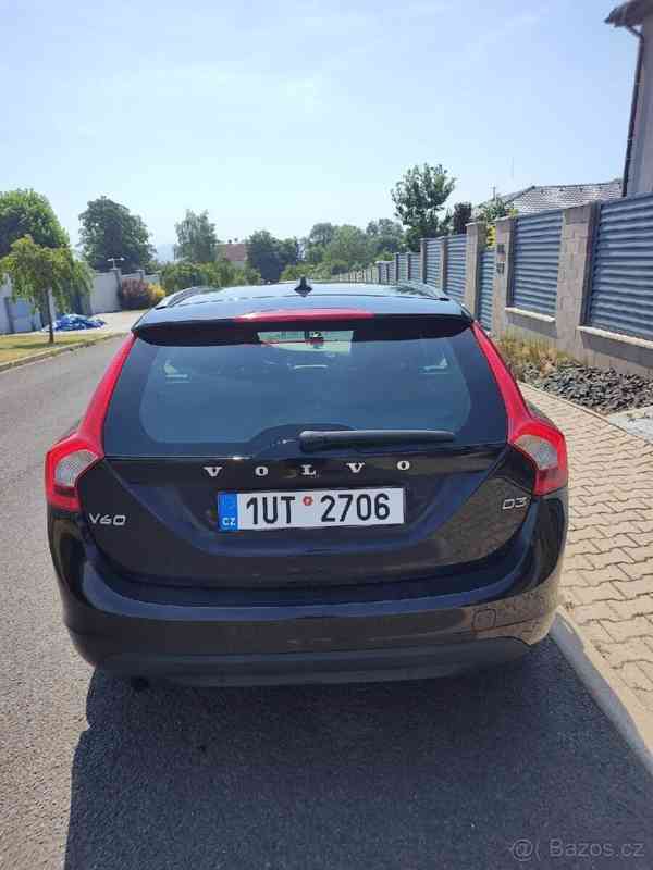 Volvo V60 2,0   100kW rok v.2013 AUTOMAT - foto 6