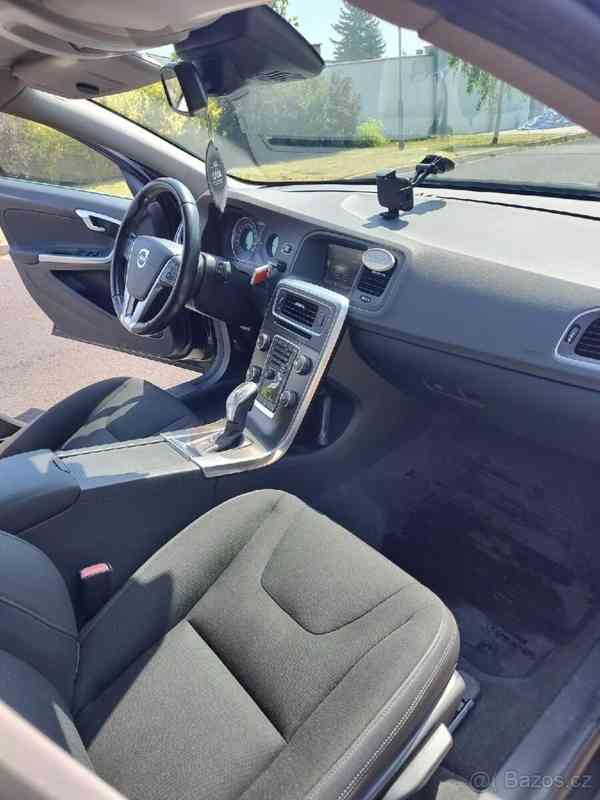Volvo V60 2,0   100kW rok v.2013 AUTOMAT - foto 13