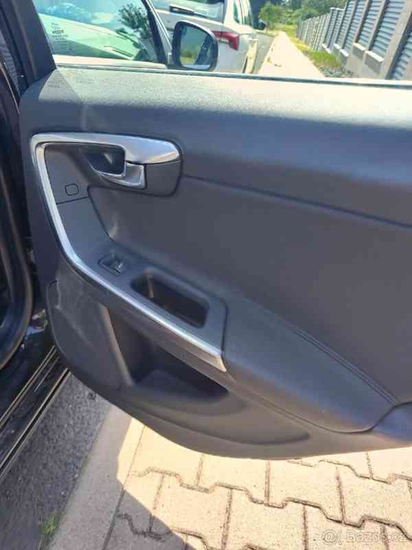 Volvo V60 2,0   100kW rok v.2013 AUTOMAT - foto 12