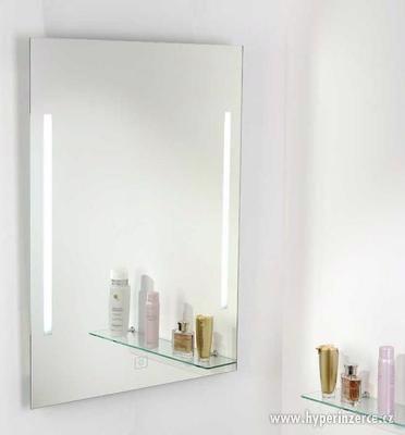 Závěsné zrcadlo s vestavěným osvětlením a dotykovým senzorem - foto 1