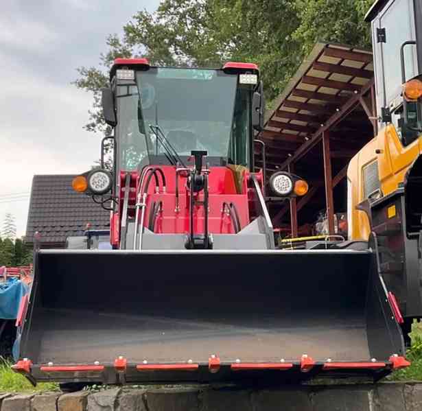 Kloubový nakladač CR12 - Nakladač 1200 kg - foto 3