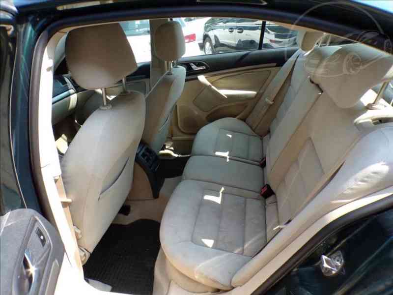 Škoda Octavia 1,9 TDI DSG - foto 8