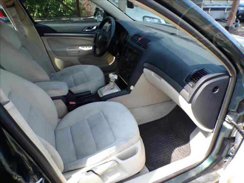Škoda Octavia 1,9 TDI DSG - foto 11