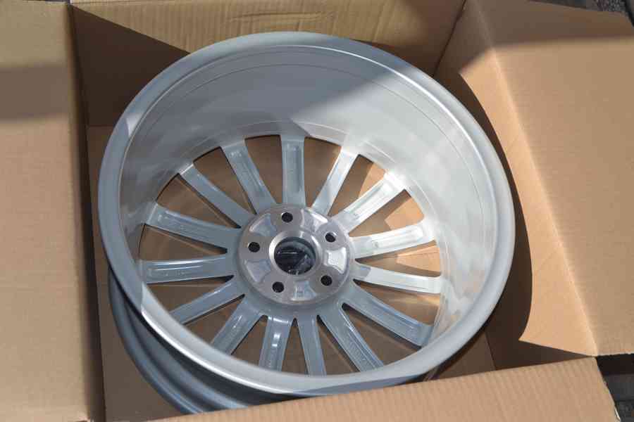 Škoda Octavia III – NOVÉ 18 Alu disky 7Jx18 ET51, silver - foto 10