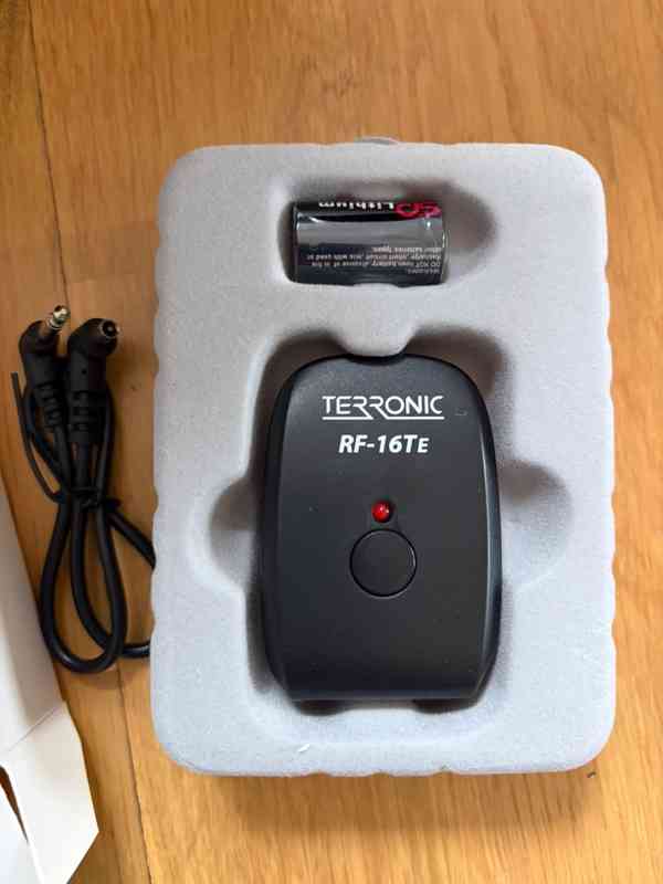 Sestava studiových blesků Terronic Basic 300RF, odpalovač - foto 3
