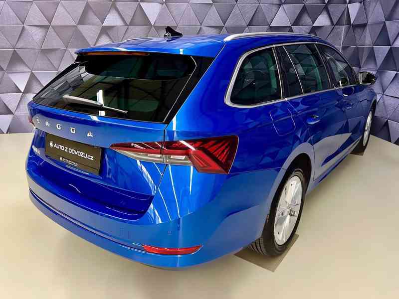 ŠKODA Octavia Combi Style Plus 2,0 TDI 110 kW DSG, 3007 - foto 4