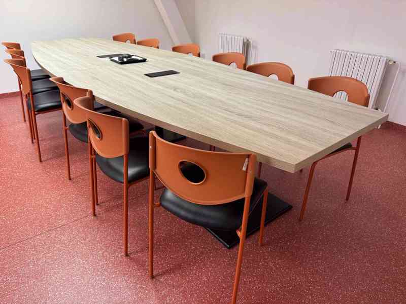Položka číslo 50 – soubor vybavení zasedací místnosti - foto 5