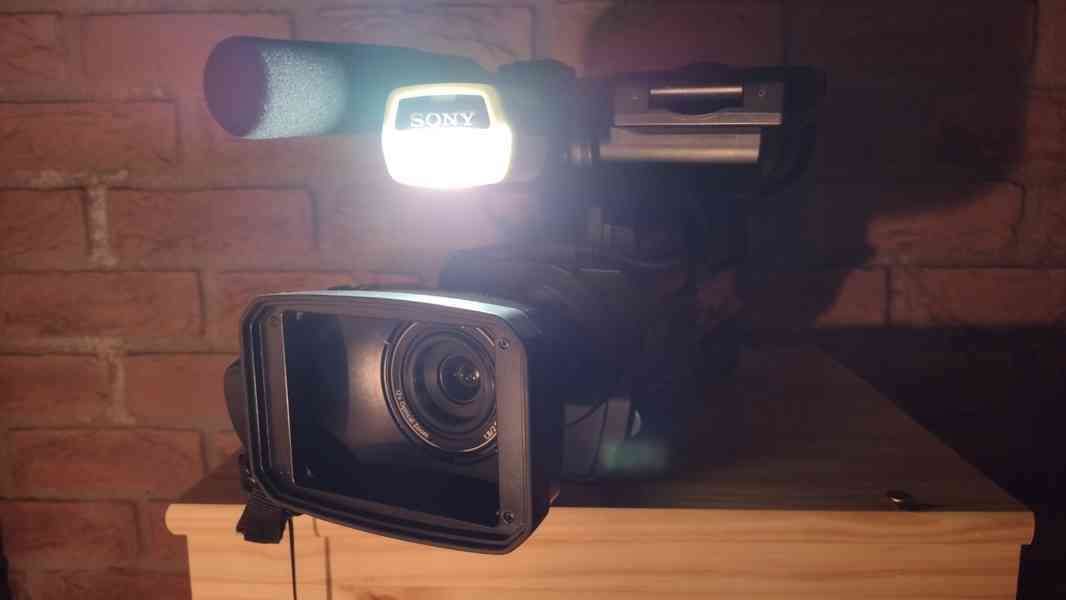 Digitální videokamera SONY HXR-MC2500 - foto 4