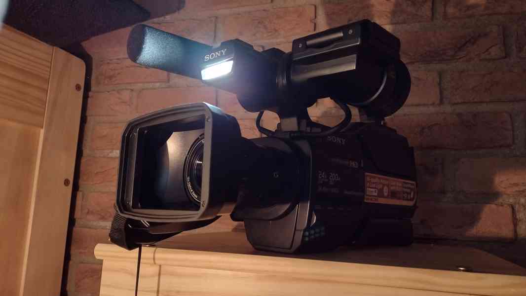 Digitální videokamera SONY HXR-MC2500 - foto 5