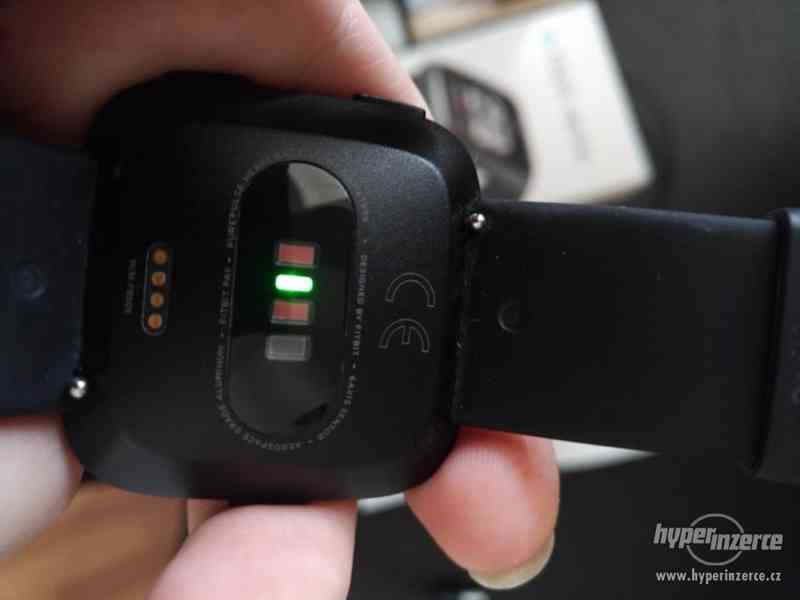 Fitbit Versa - foto 2