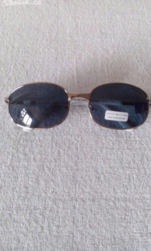 Tommy Hilfiger, nové sluneční brýle..