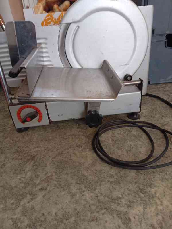 Profesionální nářezový stroj.Magema - foto 2