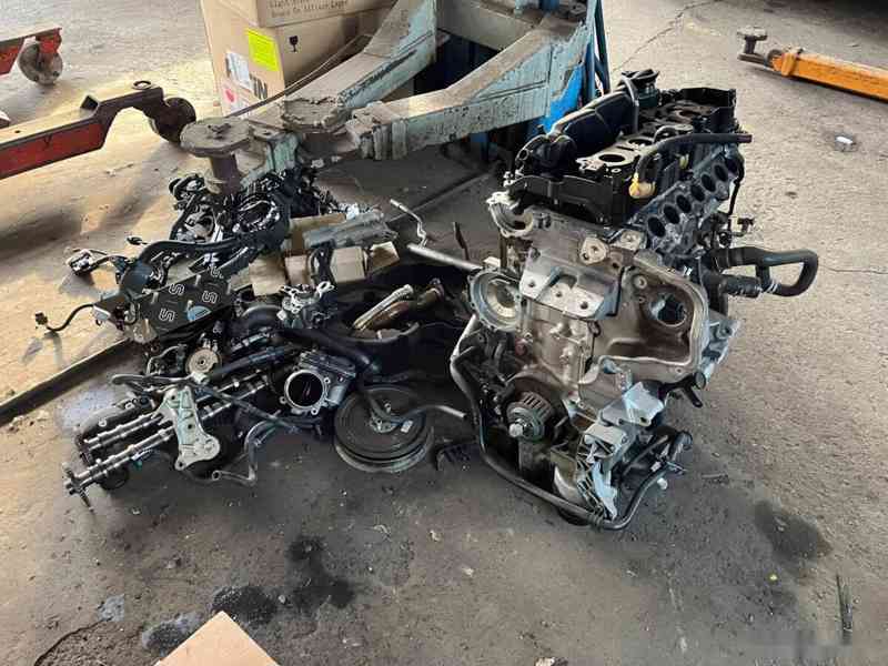 Motor D4204T23 173kW Volvo V90CC - foto 1
