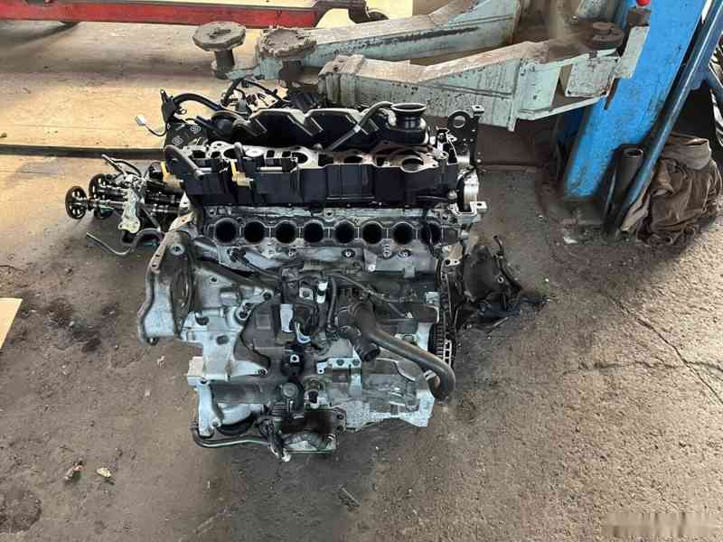 Motor D4204T23 173kW Volvo V90CC - foto 2