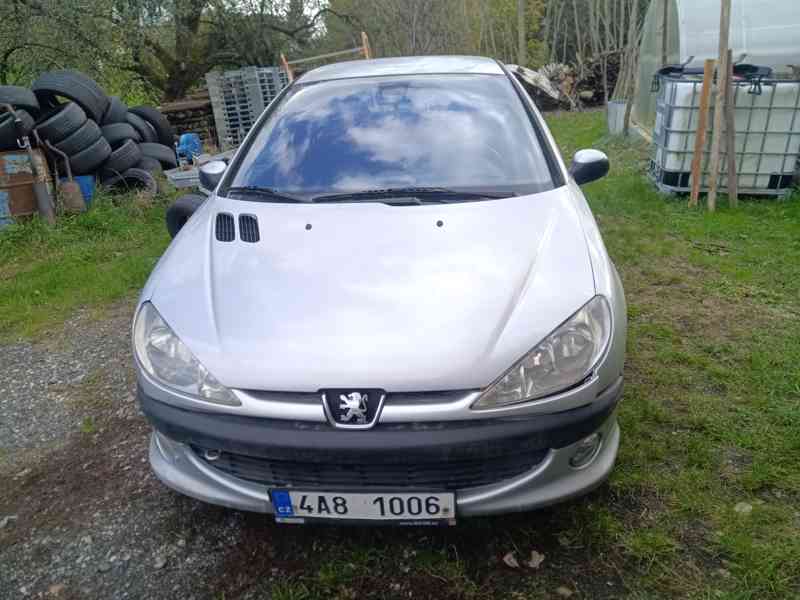 Peugeot 206 1,6i 80kW, 11/2002 - foto 2