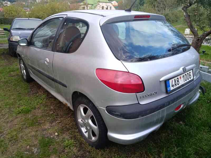 Peugeot 206 1,6i 80kW, 11/2002 - foto 4