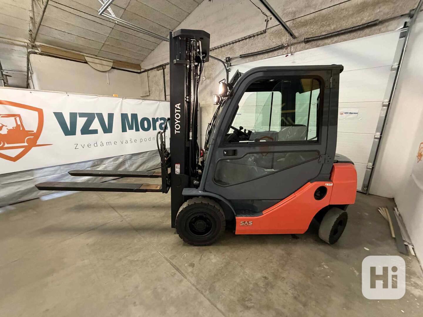 Vysokozdvižný vozík Toyota, 52-8FDF20. Teleskopické vidlice - foto 1