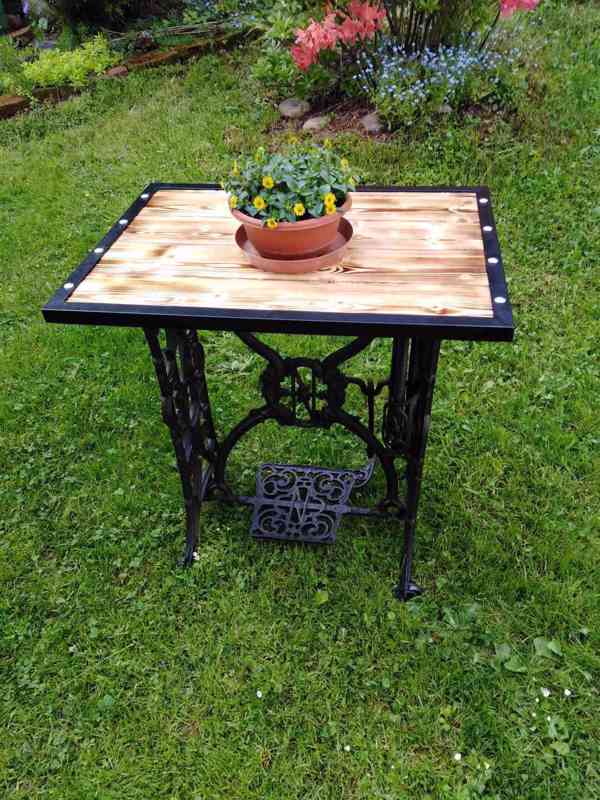 zahradní stolek - foto 1