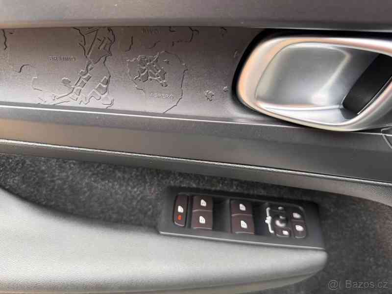 Volvo XC40 2,0   D4 AWD,AT 110KW - foto 17