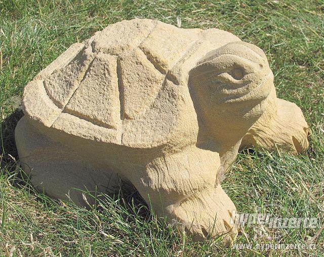 pískovcová zahradní dekorace želva - foto 1