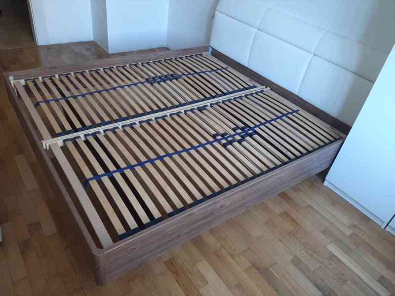 Postel 200x180 s čelem a 2 rošty (mozna sleva) bazar Hyperinzerce.cz