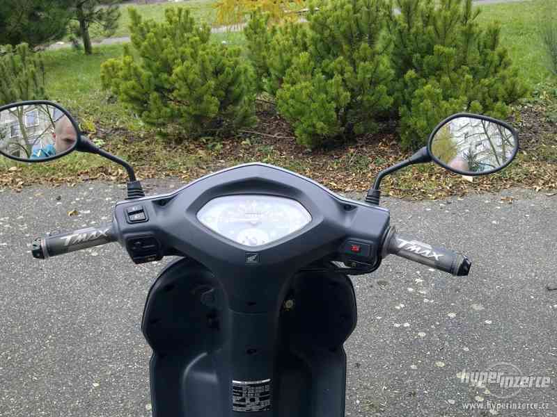 Prodám scooter Honda Lead 100, SUPER STAV - foto 13