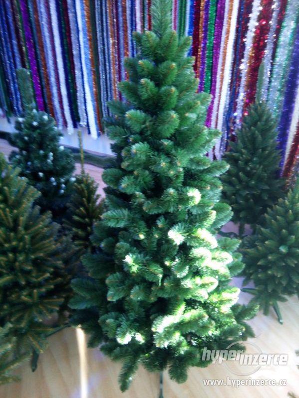 Uměle vánoční stromky 180 cm- akce!!! - foto 8