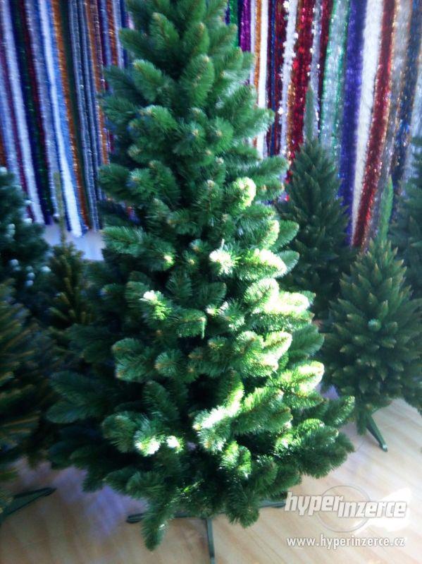 Uměle vánoční stromky 180 cm- akce!!! - foto 9