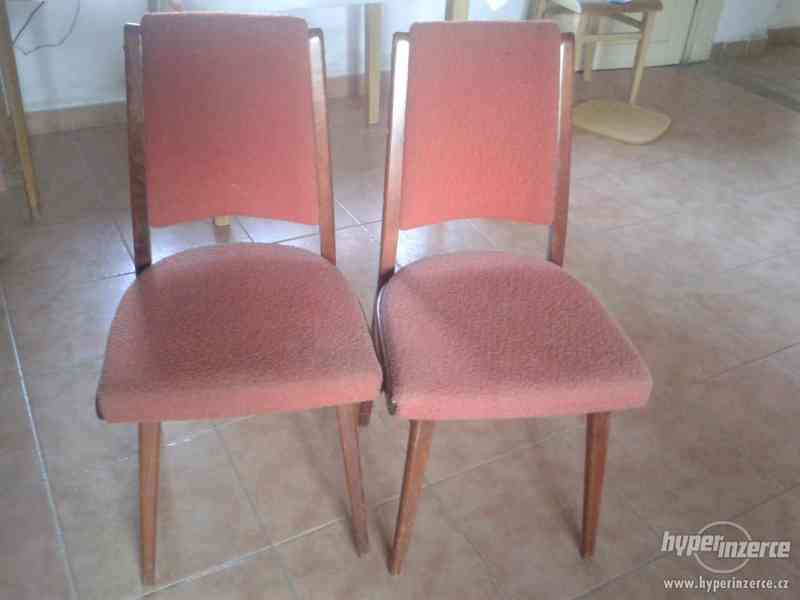 Prodám 2 zachovalé dřevěné židle - foto 1