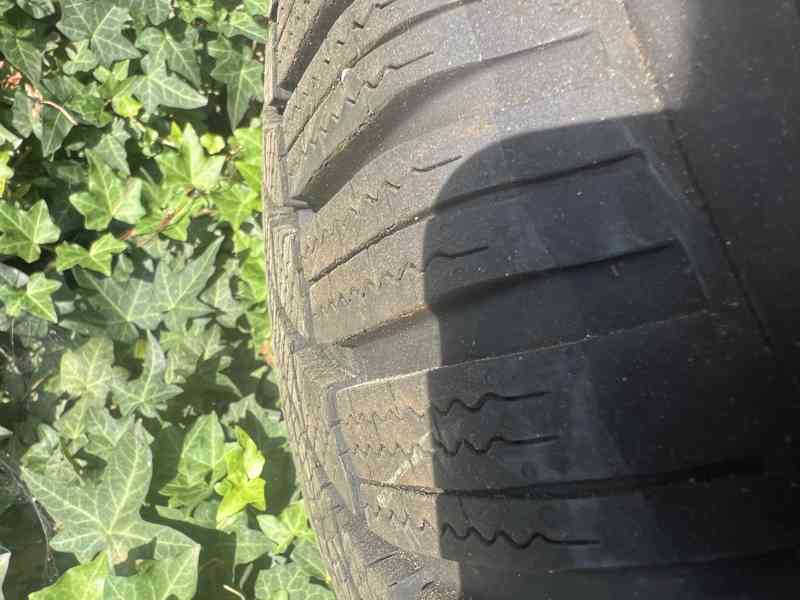 235/60 R 18 107H Bridgestone Blizzak 4 ks zimni - foto 3