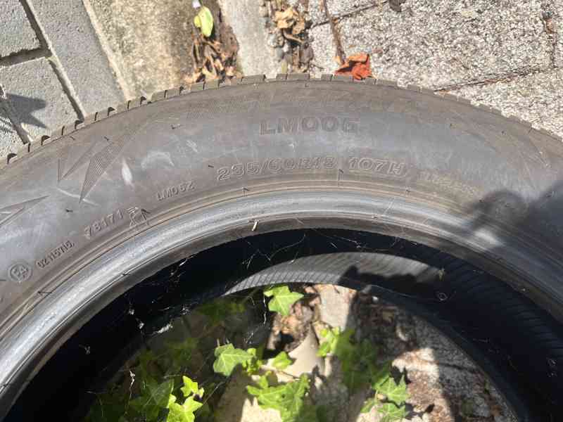 235/60 R 18 107H Bridgestone Blizzak 4 ks zimni - foto 9