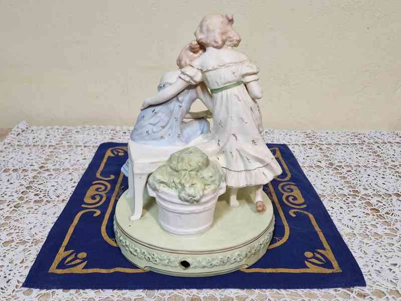 Krásné secesní sousoší Dvě Dívky Royal Dux - foto 5