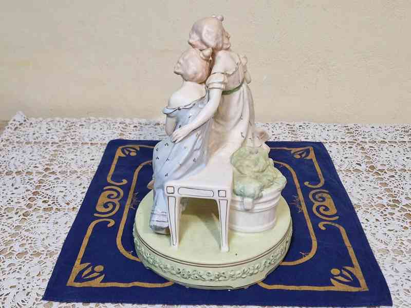 Krásné secesní sousoší Dvě Dívky Royal Dux - foto 6