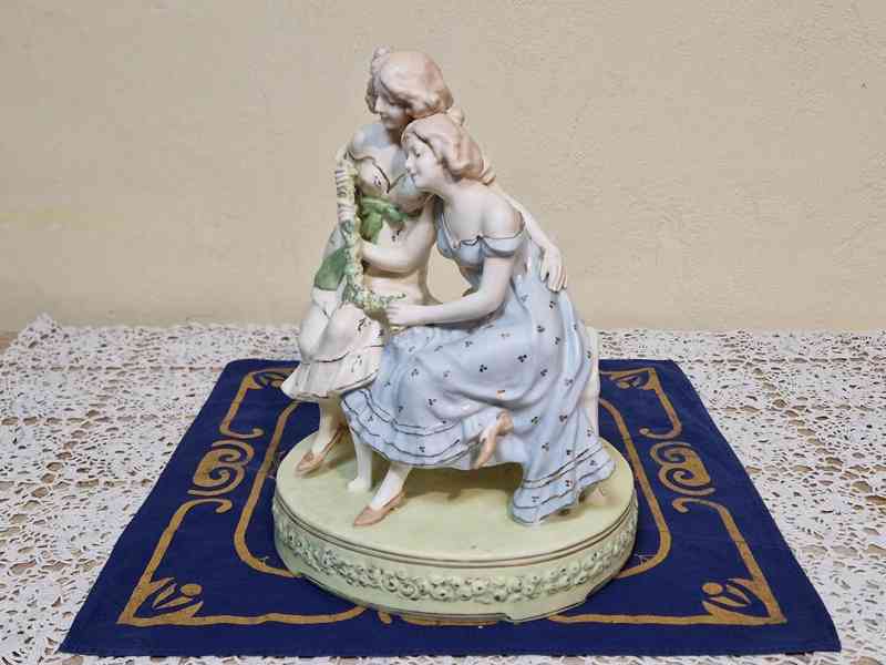 Krásné secesní sousoší Dvě Dívky Royal Dux - foto 8