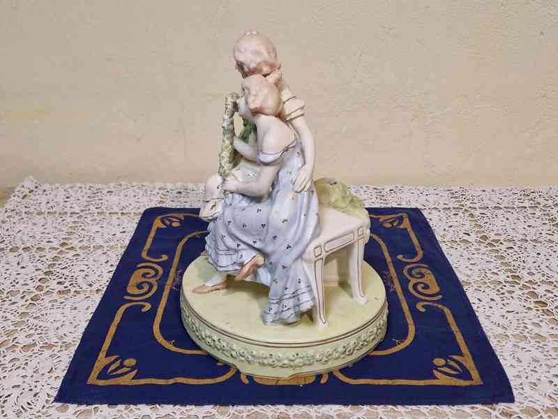 Krásné secesní sousoší Dvě Dívky Royal Dux - foto 7