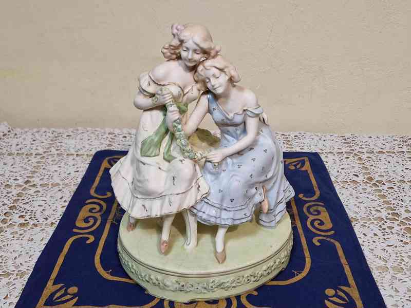 Krásné secesní sousoší Dvě Dívky Royal Dux - foto 2