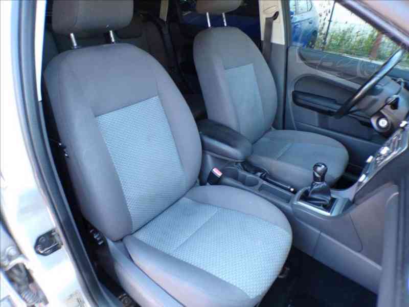 Ford Focus 1,6 TDCI DIGI.KLIMA - foto 12