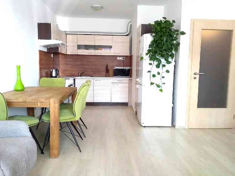 Pronájem bytu 2+kk 58 m² - foto 3