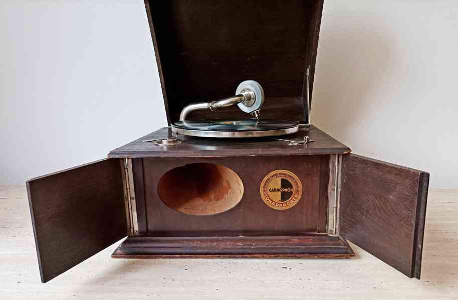 Starožitný stolní gramofon ve dřevěné skříni Carnophon, 1905 - foto 3
