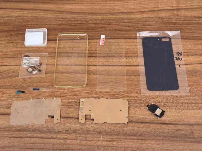 Velký balík Apple iPhone – telefony, příslušenství, displeje - foto 7